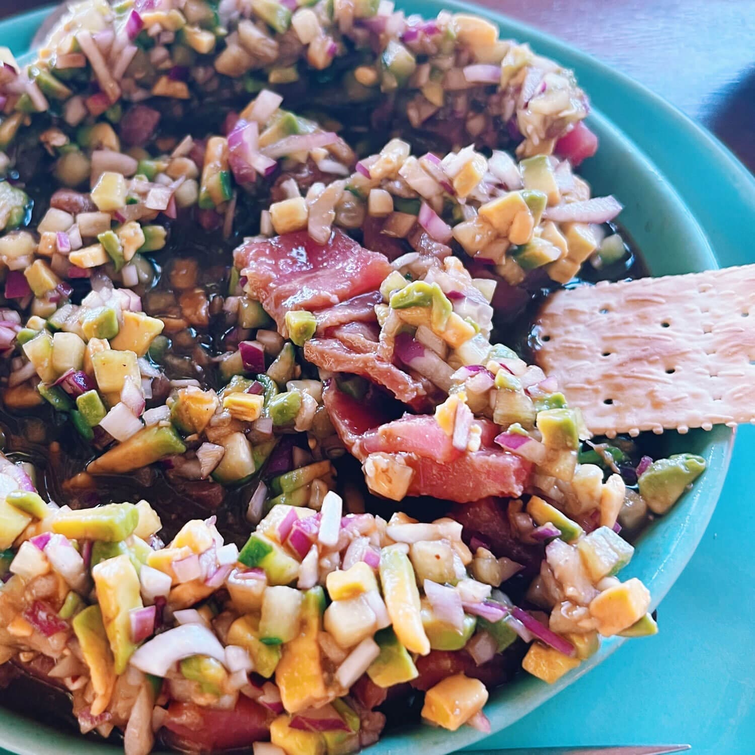 Tiritas de pescado with cracker