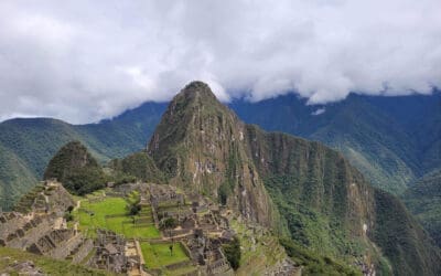 Custom Peru Tour vs Group Tour Package: Which Suits You?